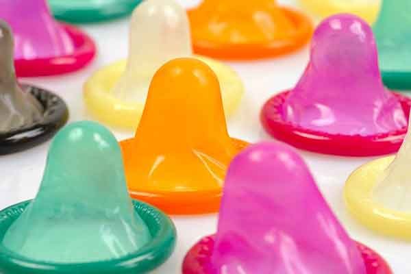 Guía completa para elegir el tamaño adecuado de condones (preservativos)